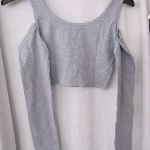 NWT - PrettyLittleThing Cotton Cold Shoulder Crop Top - Picture 8 of 9